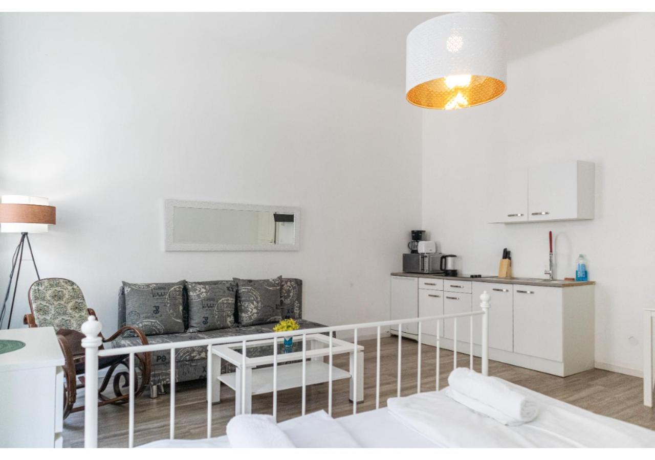 4 Stylish Suitable For Long Apartment