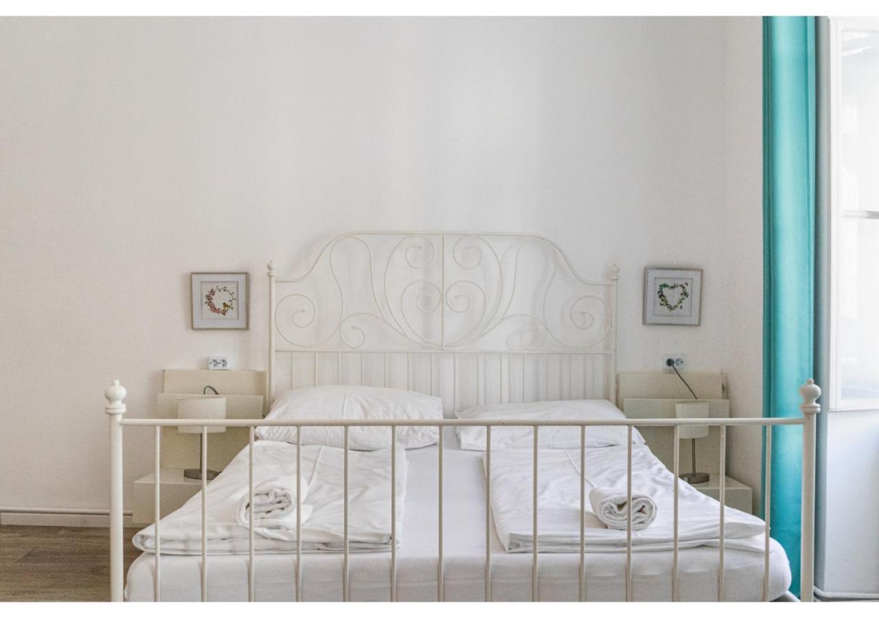 4 Stylish Suitable For Long Apartment